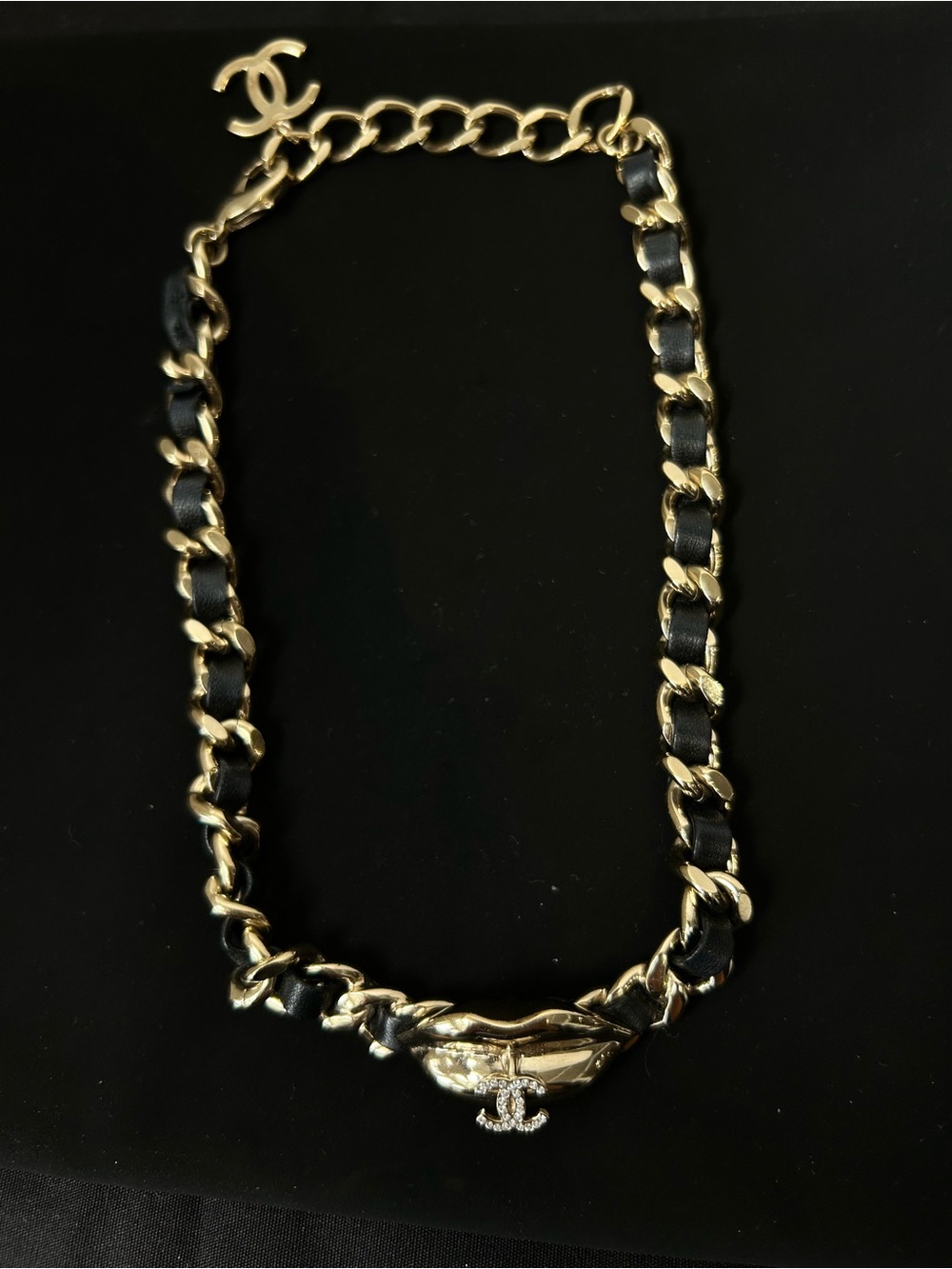 CHANEL Black & Gold Chain-Link choker necklace with CC Charm